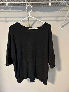 Zenana Outfitters Black Long Sleeve Relaxed Crew Tee